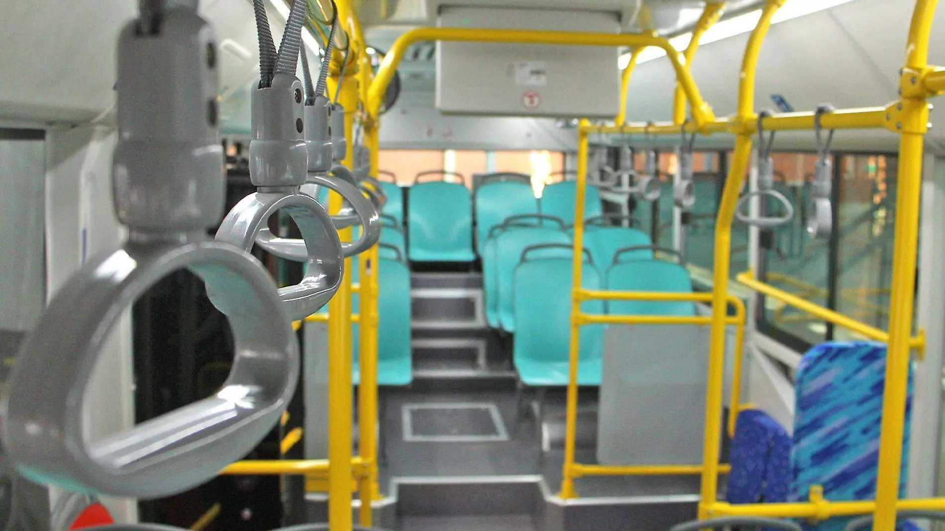 interior de autobus de transporte publico